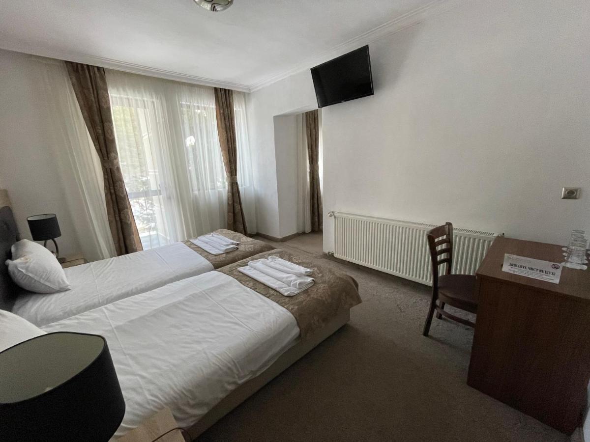 Hotel Merdjan Сырница Экстерьер фото